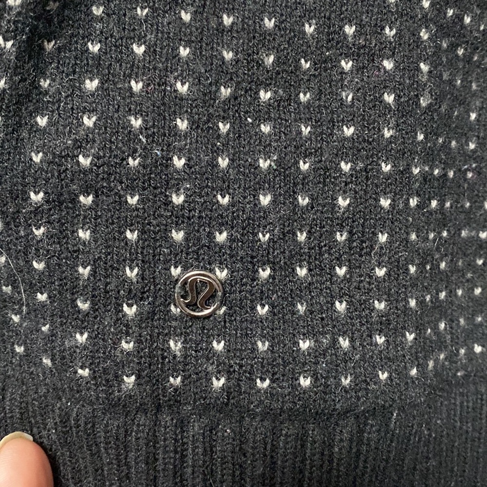 Lululemon Sweater - Picture 6 of 7